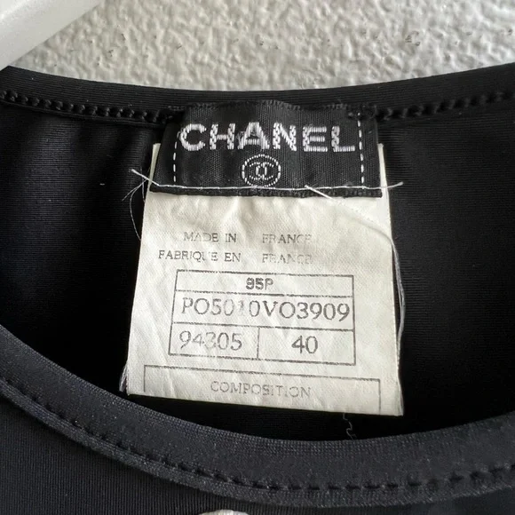 ❌SOLD❌Vintage Chanel Crop Top - Picture 4 of 8